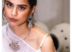 Kashmiri Carving With Lapizlazuli Bead