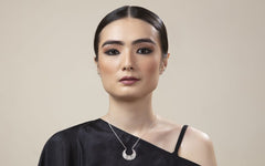 Taarkashi Small Crescent Pendant