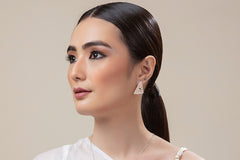 Taarkashi Triangle Sapphire Posts