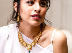 Yasmeen Single Layer With Hanging Agate Gold Plated