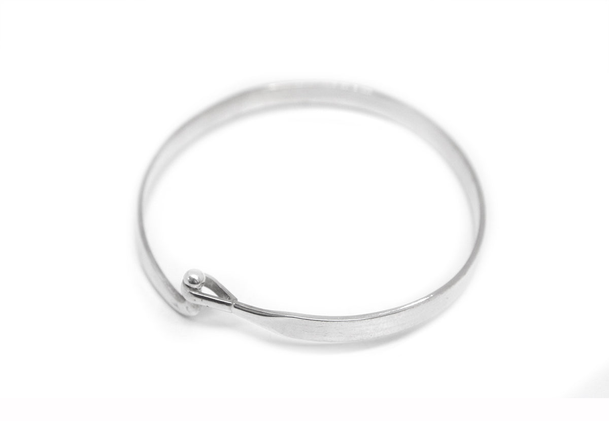 Flat Bangle with Hooked Clasp