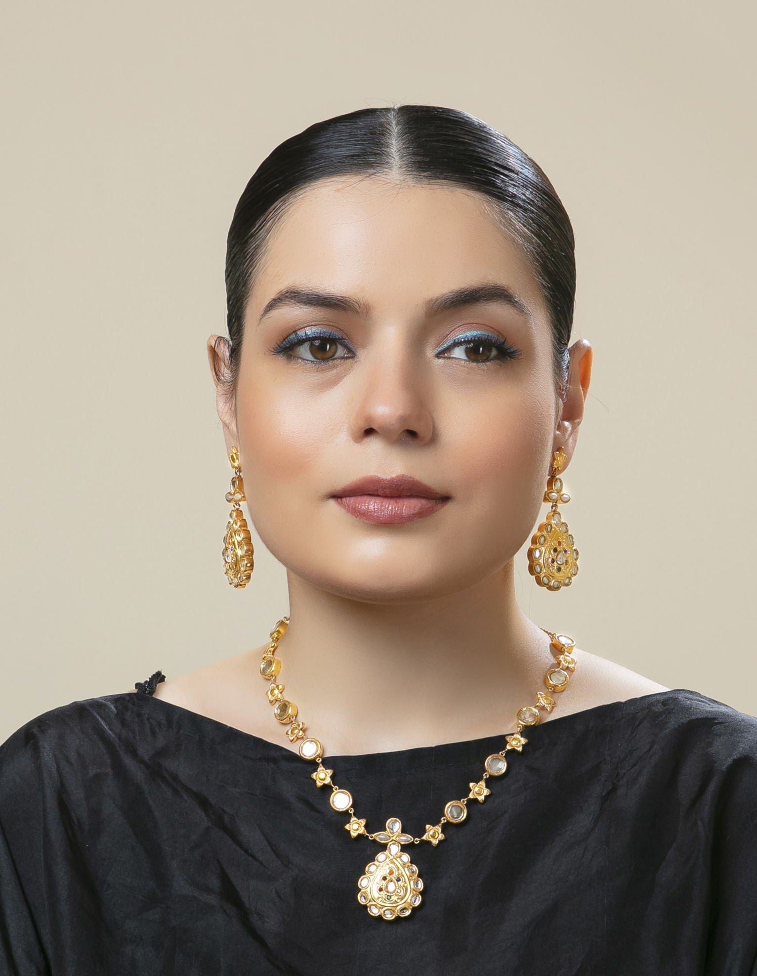 Nauratan Kundan Necklace Gold Plated