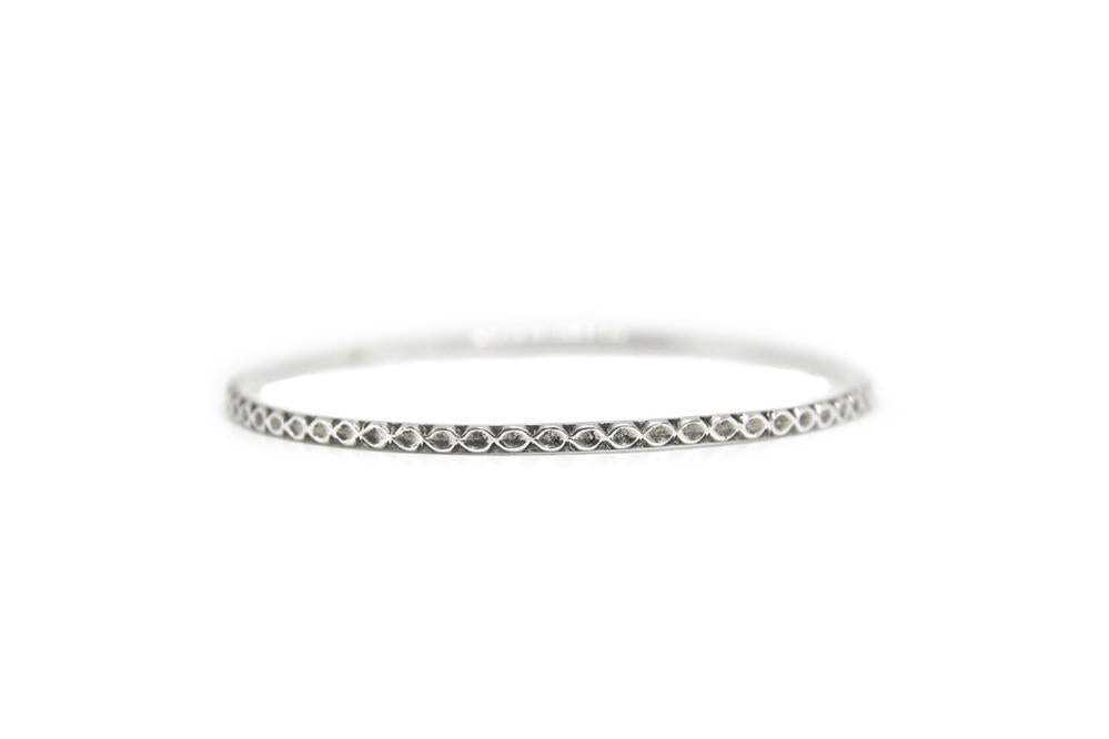 Oval Chain Stamped Bangle